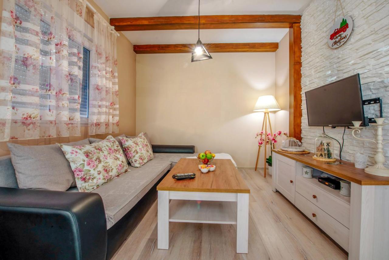 Villa Barovic - *